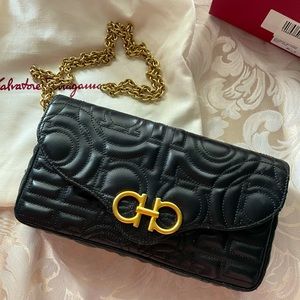 SALVATORE FERRAGAMO Mufasa Gancini Quilted Leather Crossbody ✨❤️